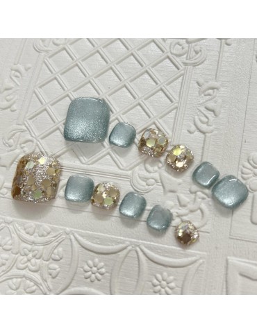 Greenish gold cat eye