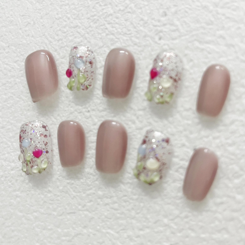 Pink cat eyes & flowers