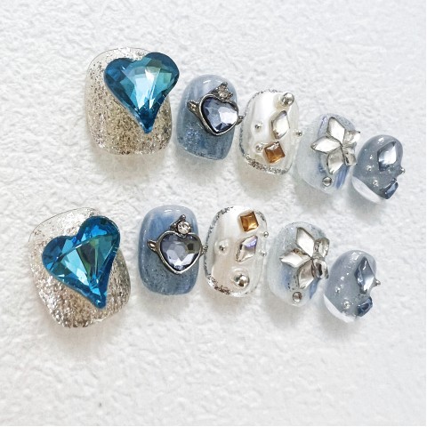 The sea blue heart